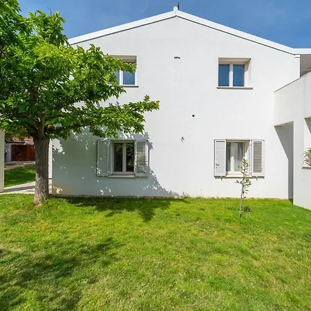 Apartament Tyra *